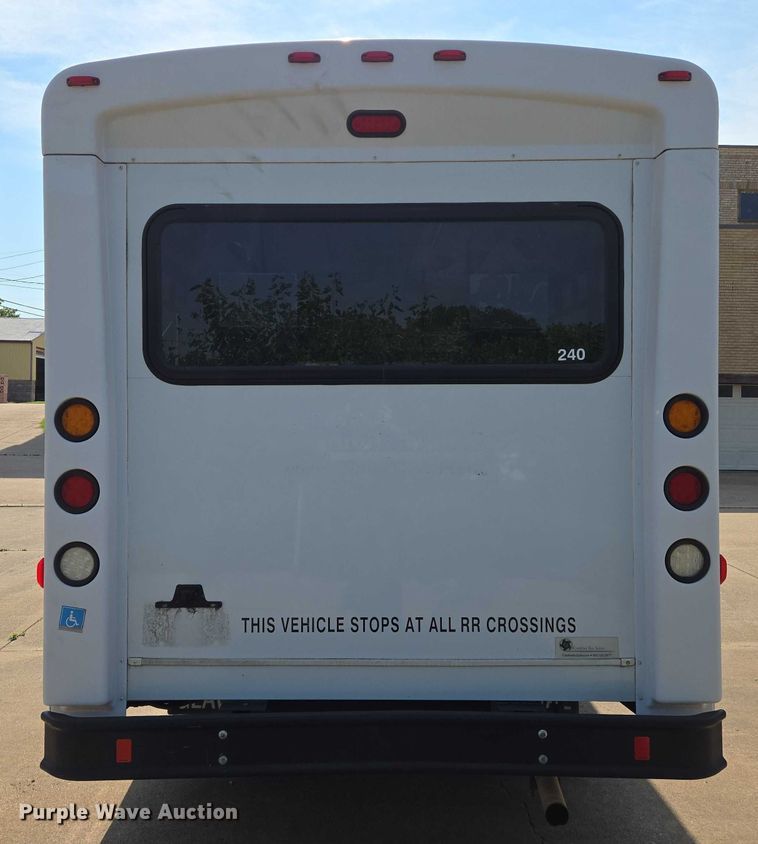 image for item EN8064 2018 Ford Transit 350 shuttle bus