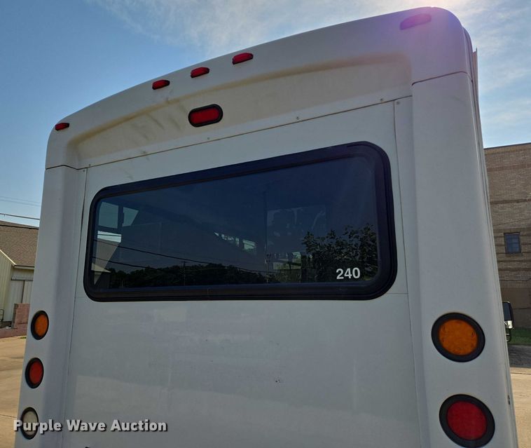 image for item EN8064 2018 Ford Transit 350 shuttle bus