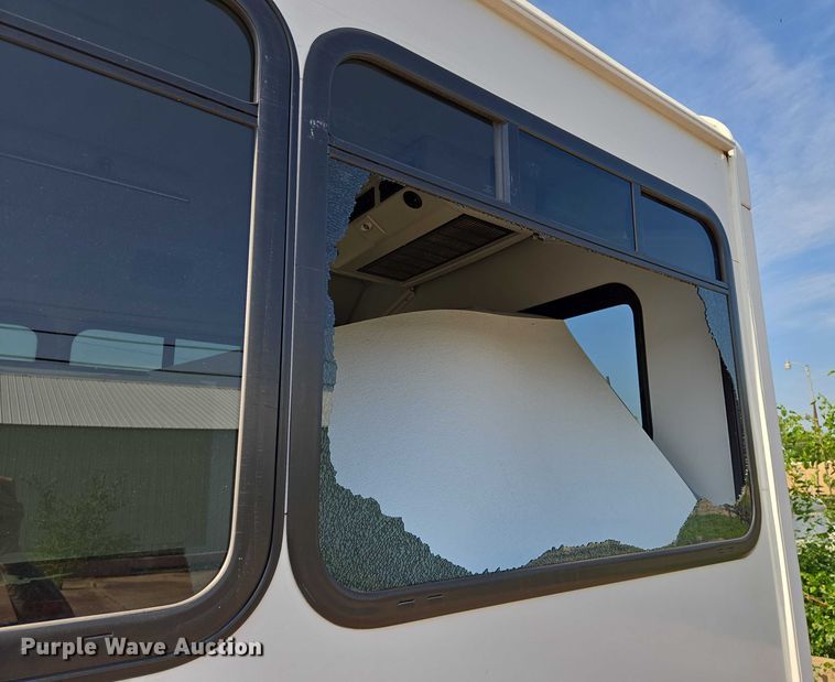 image for item EN8064 2018 Ford Transit 350 shuttle bus