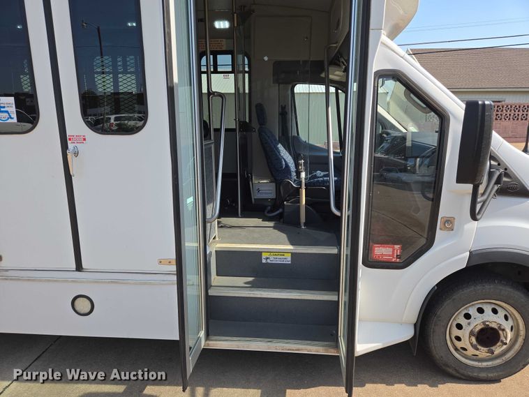 image for item EN8064 2018 Ford Transit 350 shuttle bus