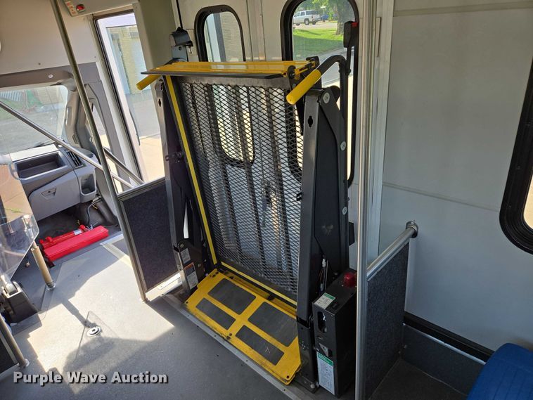 image for item EN8064 2018 Ford Transit 350 shuttle bus