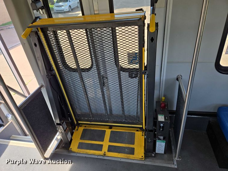 image for item EN8064 2018 Ford Transit 350 shuttle bus