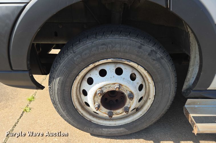 image for item EN8064 2018 Ford Transit 350 shuttle bus