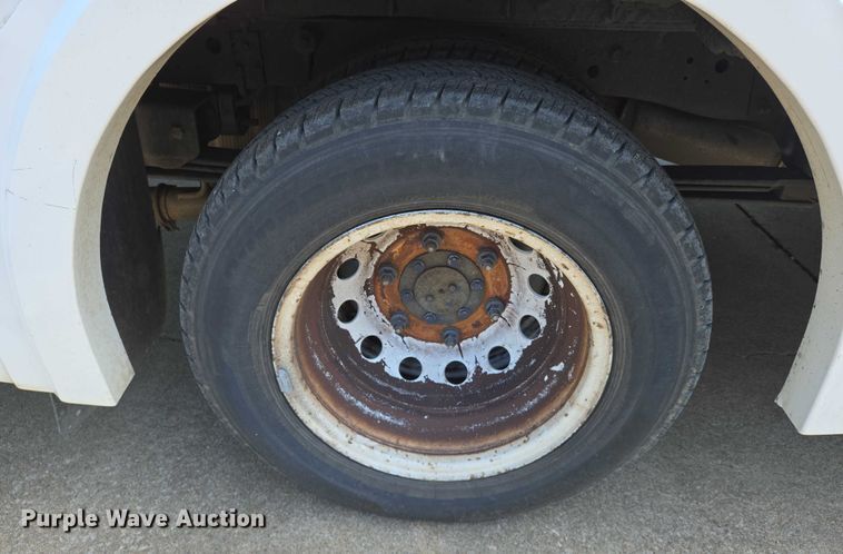 image for item EN8064 2018 Ford Transit 350 shuttle bus