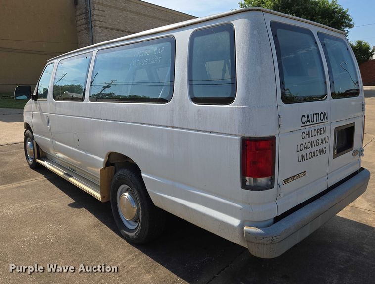 image for item EN8065 1998 Ford Club Wagon XL van