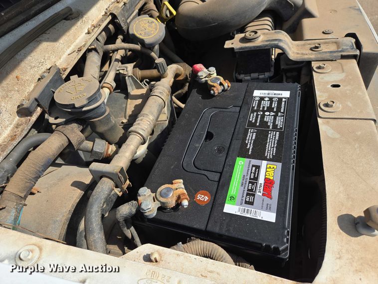 image for item EN8065 1998 Ford Club Wagon XL van