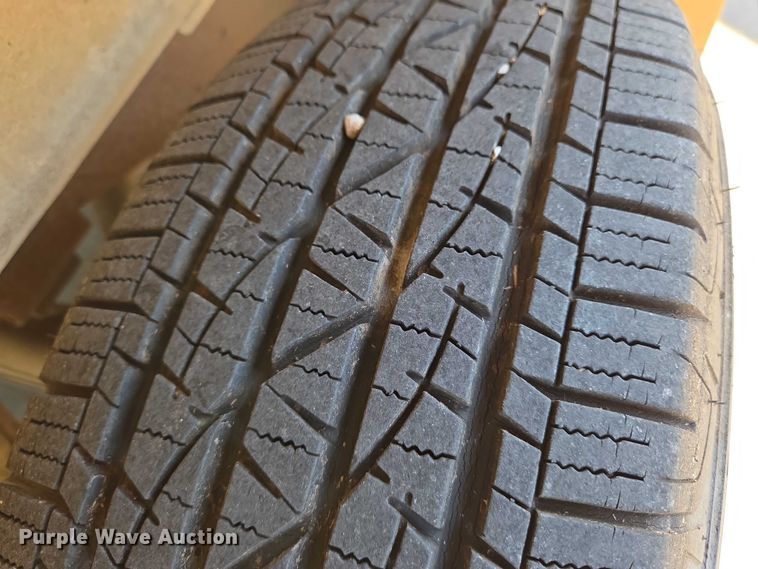 image for item EN8065 1998 Ford Club Wagon XL van