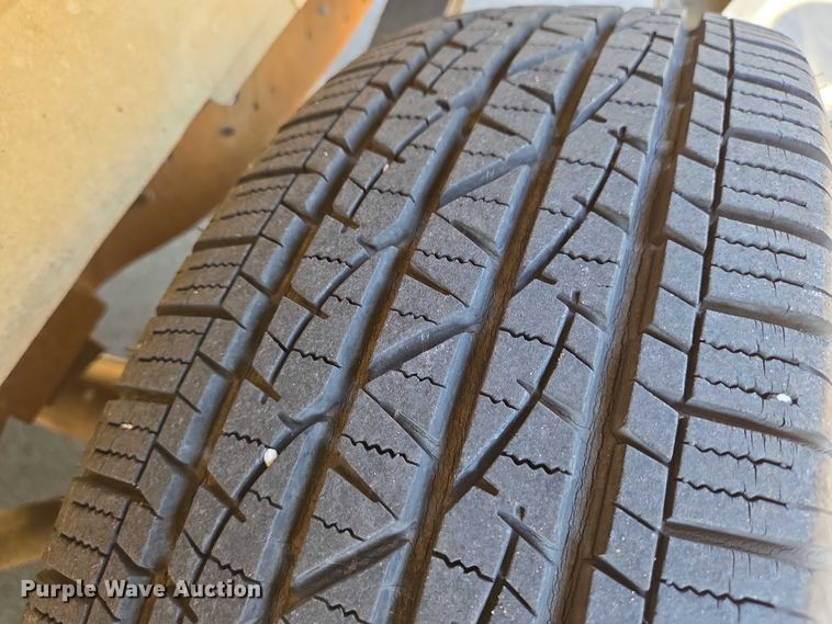 image for item EN8065 1998 Ford Club Wagon XL van