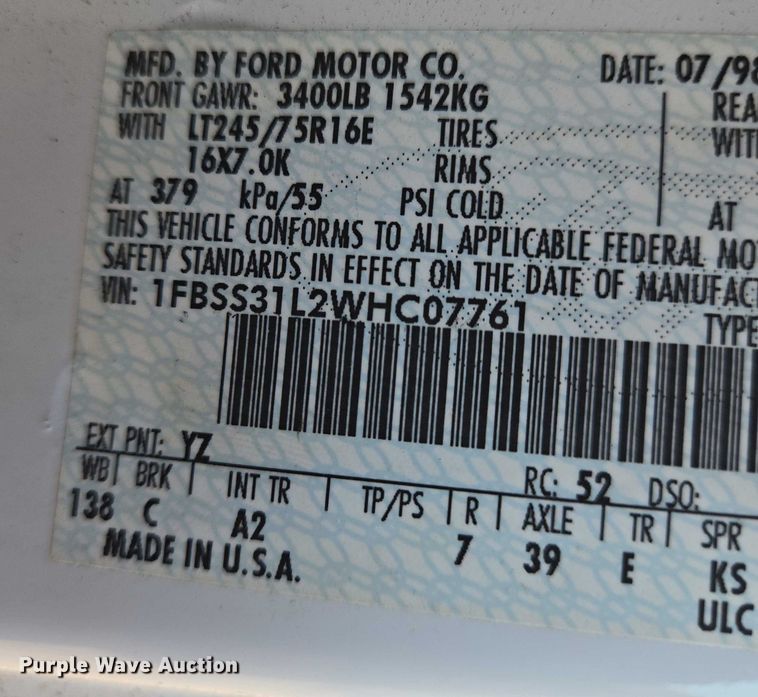 image for item EN8065 1998 Ford Club Wagon XL van