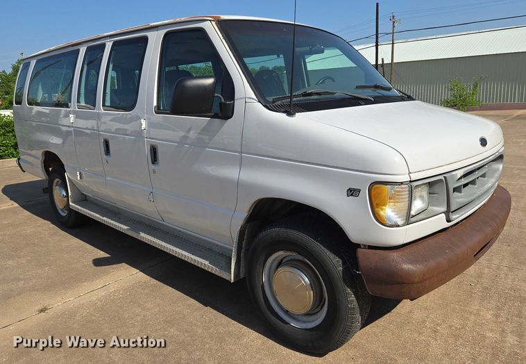 image for item EN8067 2001 Ford E350 van