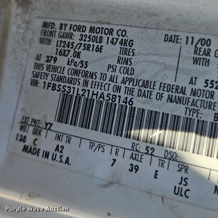 image for item EN8067 2001 Ford E350 van