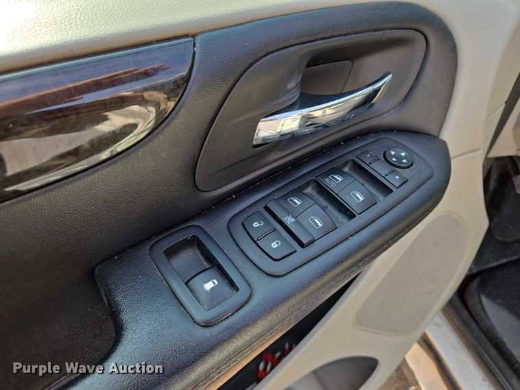 image for item EN8069 2019 Dodge Grand Caravan  handicap accessible van