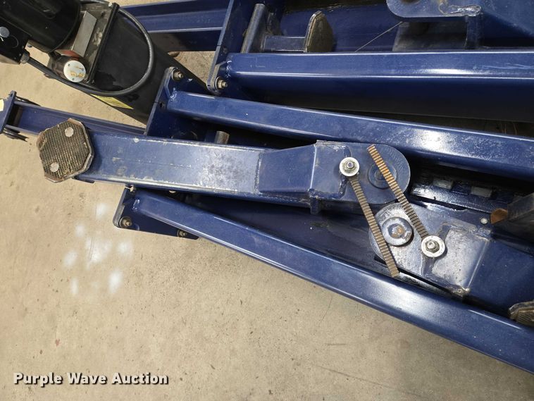 image for item EN8073 Worth 9000CF two post automotive lift