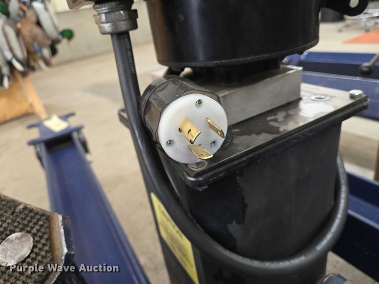 image for item EN8073 Worth 9000CF two post automotive lift