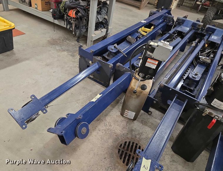 image for item EN8074 Worth 9000ACF lift