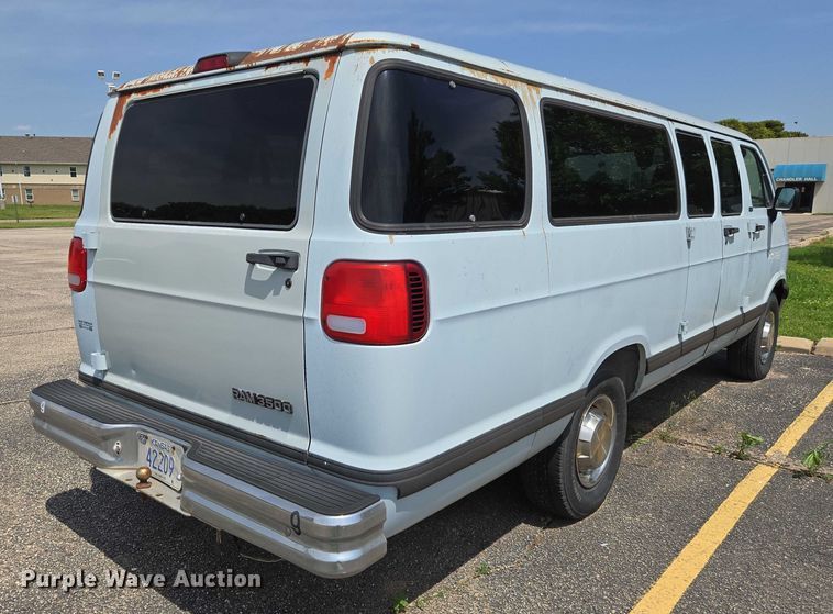 image for item EN8075 1996 Dodge Ram Wagon 3500 van