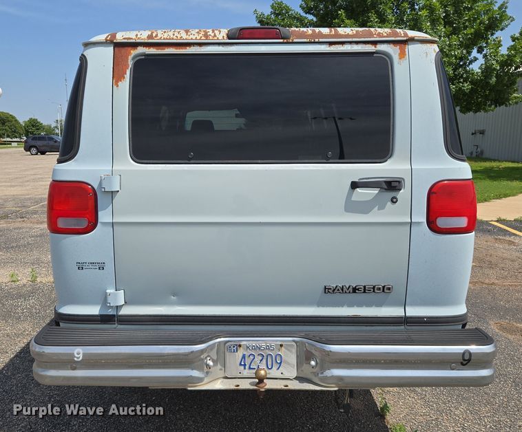 image for item EN8075 1996 Dodge Ram Wagon 3500 van