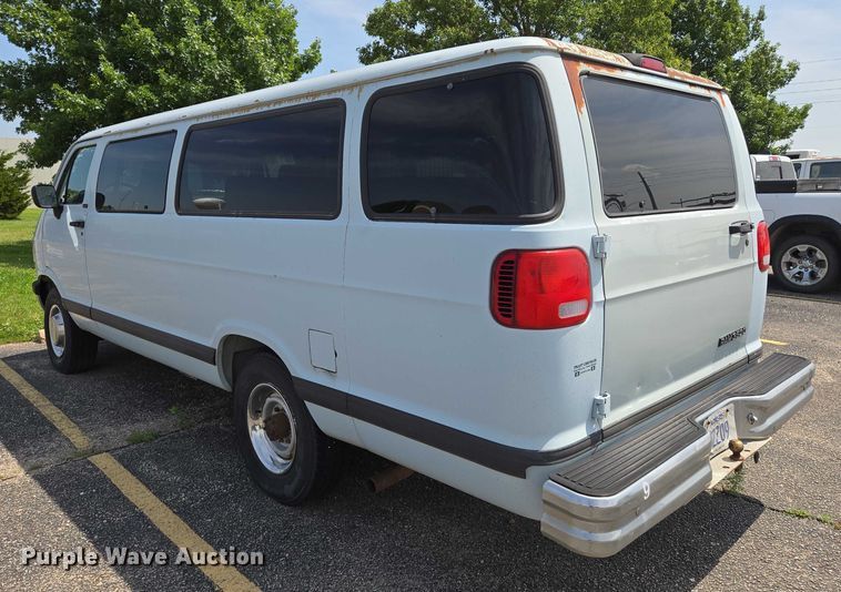 image for item EN8075 1996 Dodge Ram Wagon 3500 van