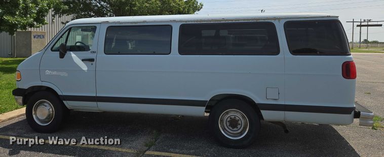 image for item EN8075 1996 Dodge Ram Wagon 3500 van