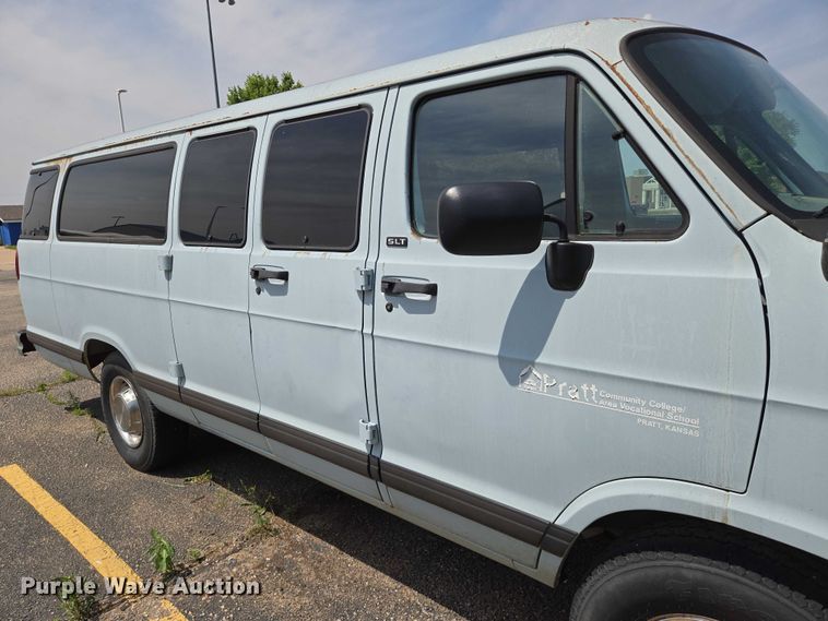 image for item EN8075 1996 Dodge Ram Wagon 3500 van