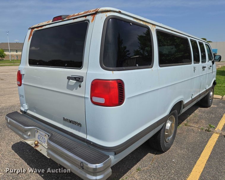image for item EN8075 1996 Dodge Ram Wagon 3500 van
