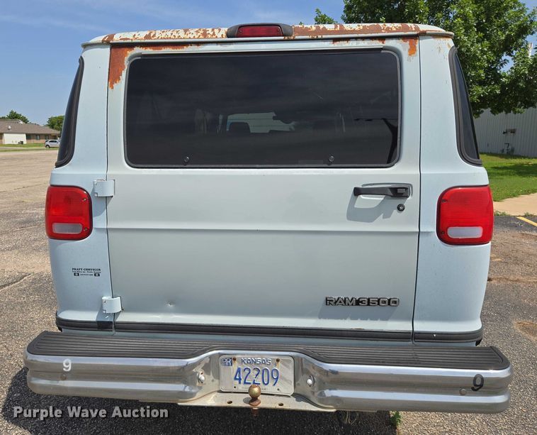 image for item EN8075 1996 Dodge Ram Wagon 3500 van