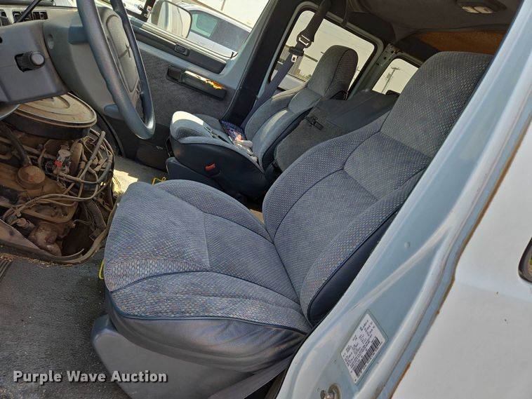 image for item EN8075 1996 Dodge Ram Wagon 3500 van