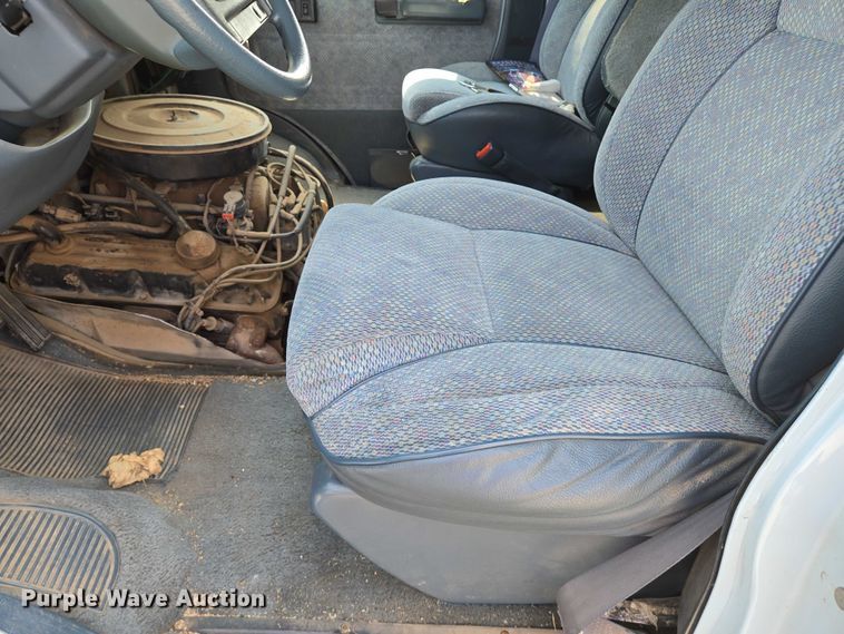 image for item EN8075 1996 Dodge Ram Wagon 3500 van