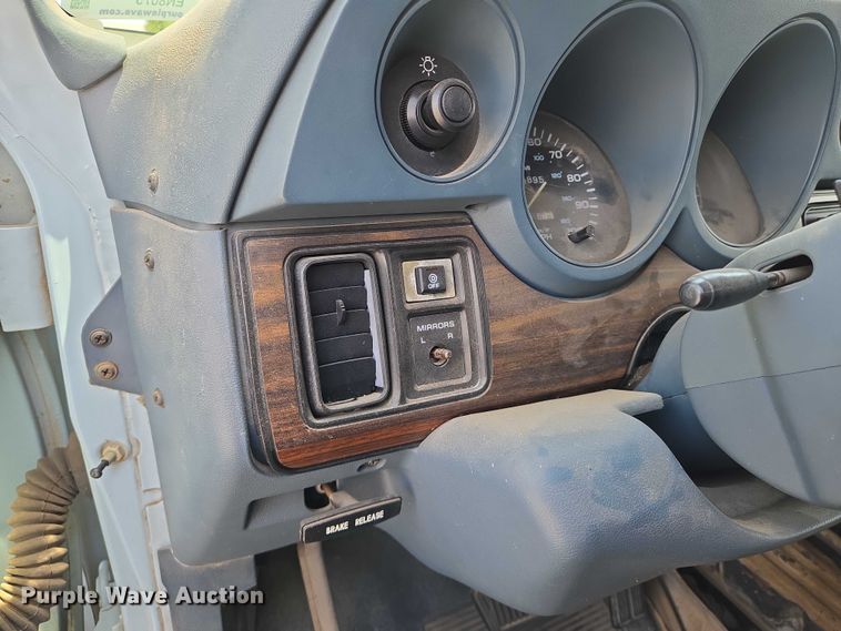 image for item EN8075 1996 Dodge Ram Wagon 3500 van