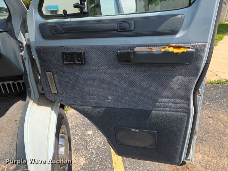 image for item EN8075 1996 Dodge Ram Wagon 3500 van