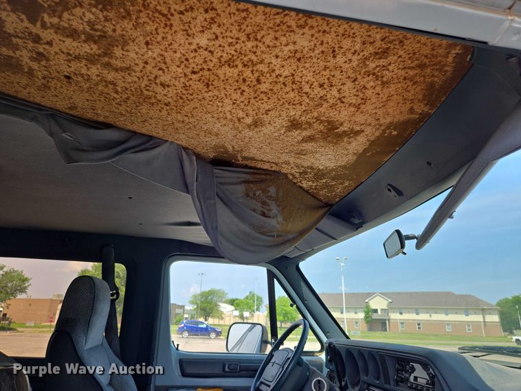 image for item EN8075 1996 Dodge Ram Wagon 3500 van