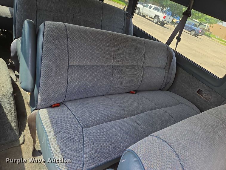 image for item EN8075 1996 Dodge Ram Wagon 3500 van