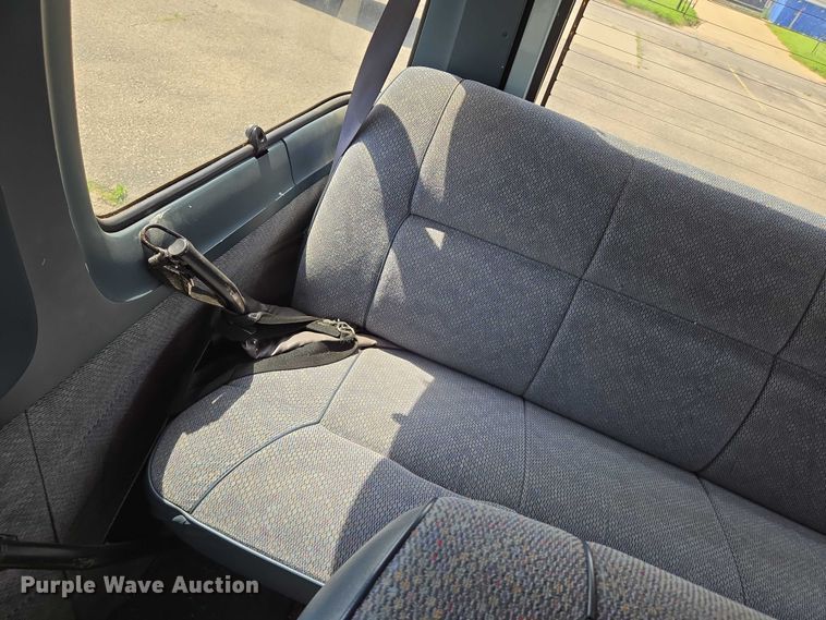 image for item EN8075 1996 Dodge Ram Wagon 3500 van