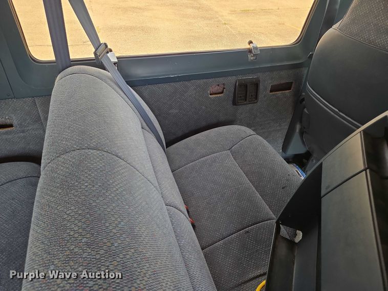 image for item EN8075 1996 Dodge Ram Wagon 3500 van