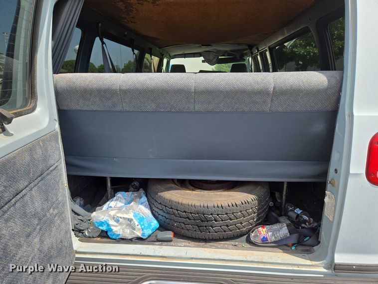 image for item EN8075 1996 Dodge Ram Wagon 3500 van