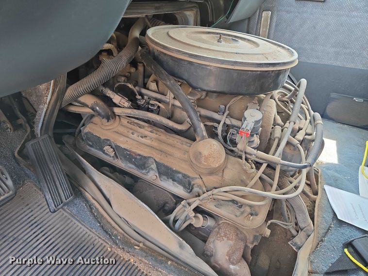 image for item EN8075 1996 Dodge Ram Wagon 3500 van