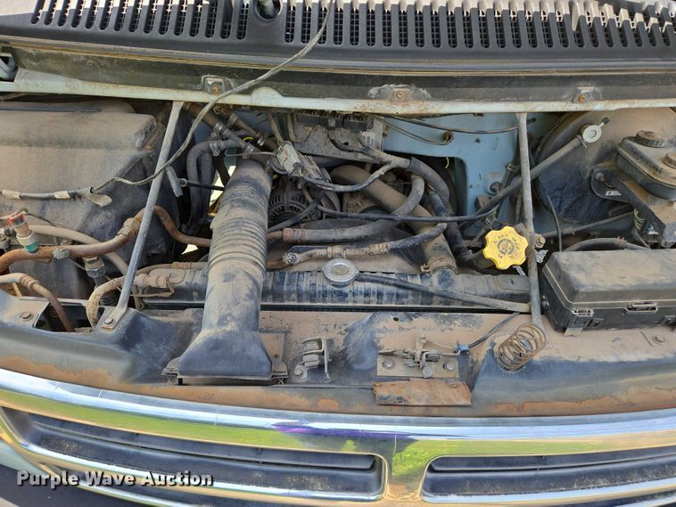 image for item EN8075 1996 Dodge Ram Wagon 3500 van