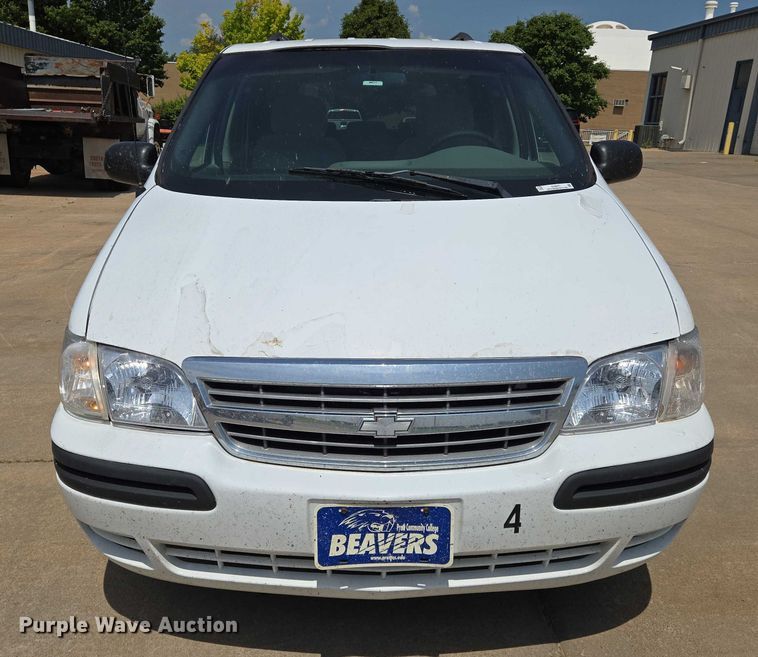 image for item EN8077 2004 Chevrolet Venture van