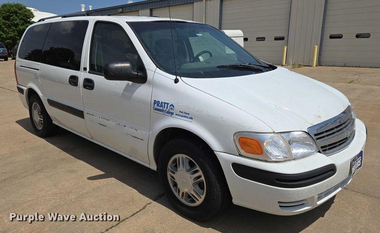 image for item EN8077 2004 Chevrolet Venture van