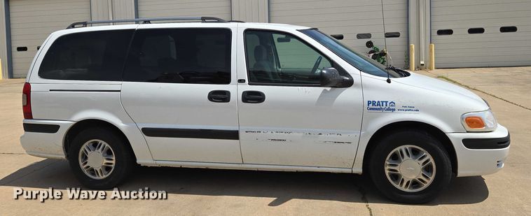 image for item EN8077 2004 Chevrolet Venture van