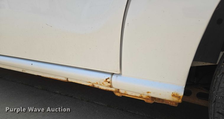 image for item EN8077 2004 Chevrolet Venture van