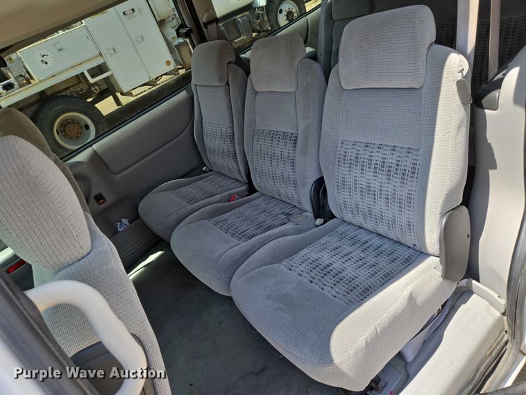 image for item EN8077 2004 Chevrolet Venture van