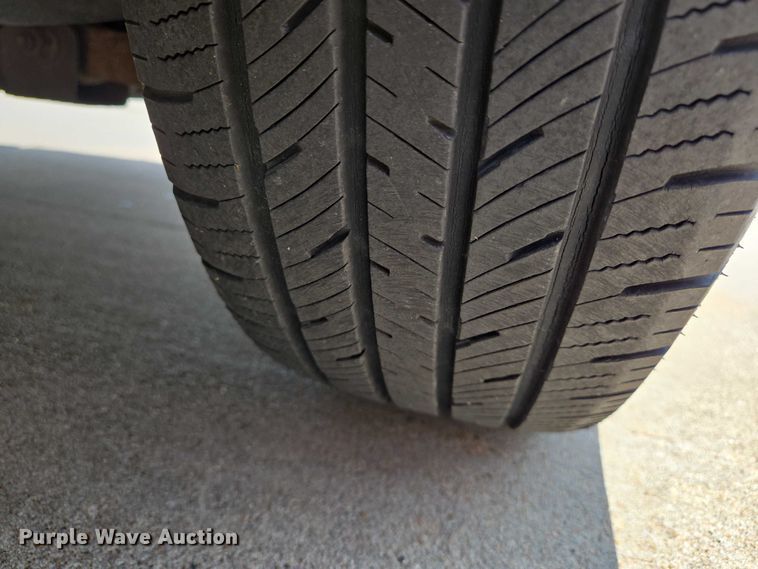 image for item EN8077 2004 Chevrolet Venture van