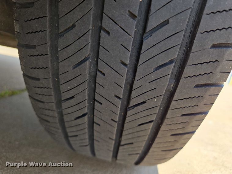 image for item EN8077 2004 Chevrolet Venture van