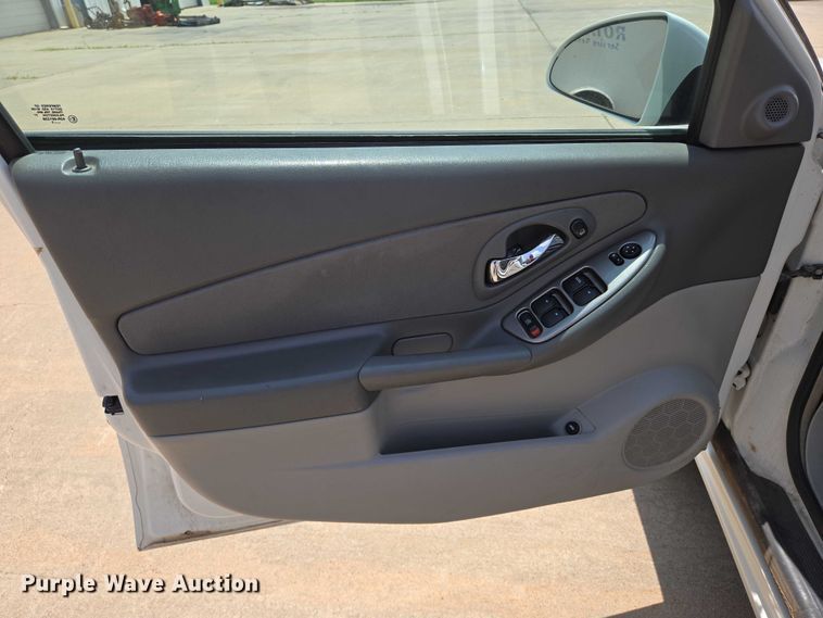 image for item EN8078 2006 Chevrolet Malibu Maxx LT 