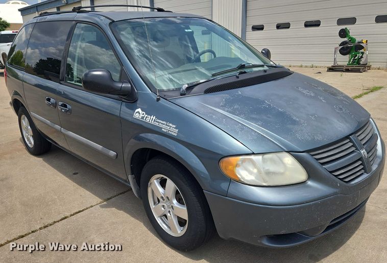 image for item EN8081 2007 Dodge Caravan SXT van