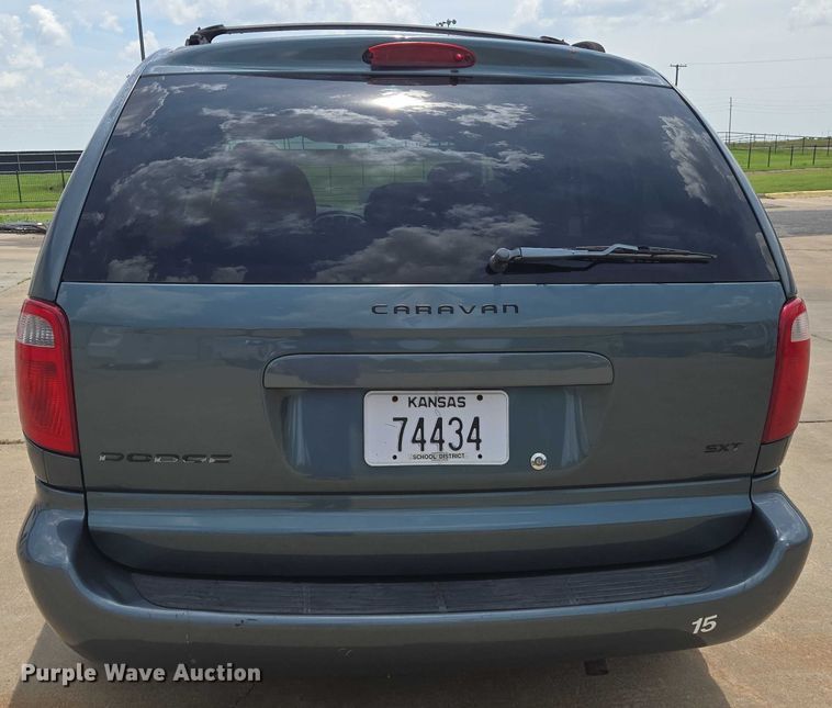 image for item EN8081 2007 Dodge Caravan SXT van