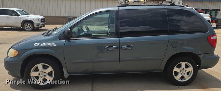 image for item EN8081 2007 Dodge Caravan SXT van