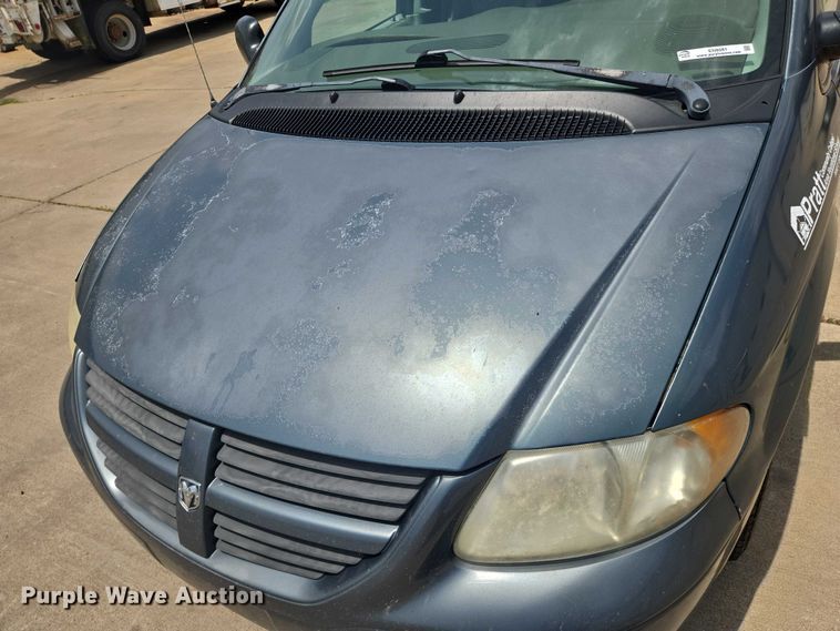 image for item EN8081 2007 Dodge Caravan SXT van