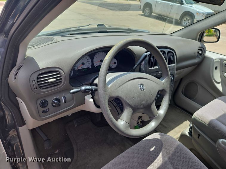 image for item EN8081 2007 Dodge Caravan SXT van